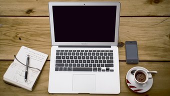Las 8 mejores formas de corregir el parpadeo de la pantalla en MacBook