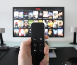 ¿Para qué se usa un Streaming Stick, sus pros y contras, y cómo conectarlo a su televisor?