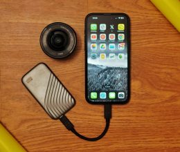 ¿Puedo utilizar un disco externo para filmar en un iPhone?